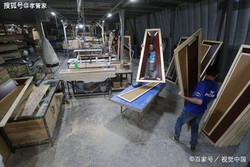 俄羅斯首都莫斯科,當?shù)亟紖^(qū)一家殯葬業(yè)工廠的棺材生產(chǎn)線實拍 用品